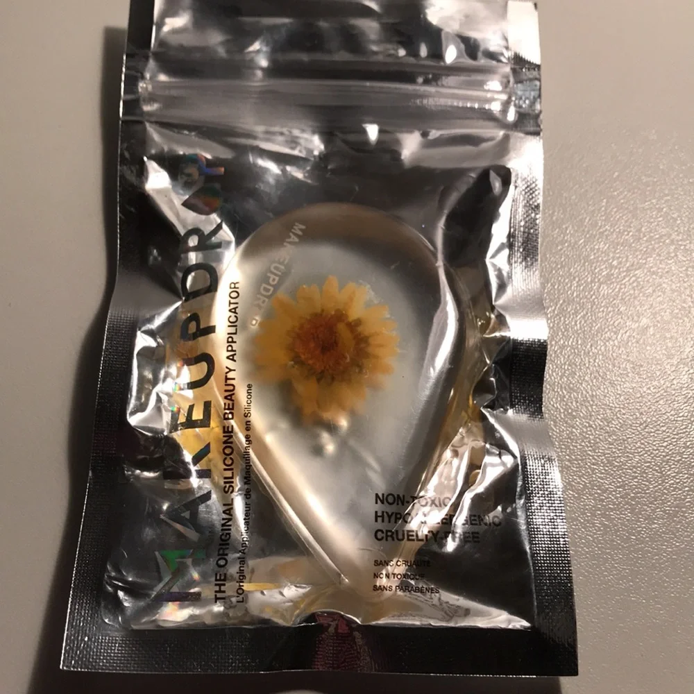 Makeup Drop Silicone Makeup Applicator flower edition🌼 NEW